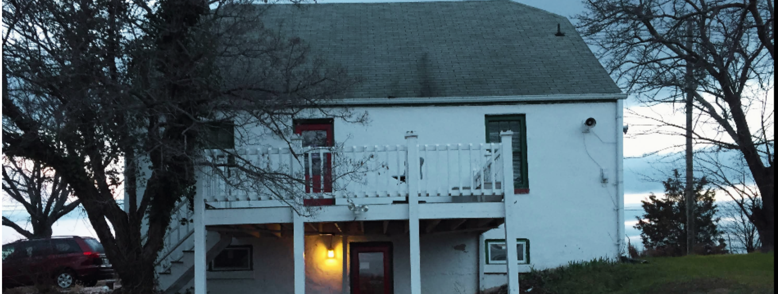 Exterior view of ADAMS Leesburg Leesburg building